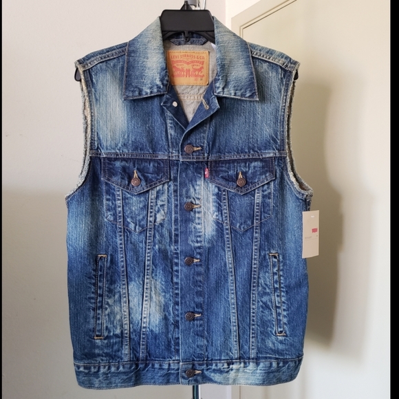 Levi's Vest - Picture 6 of 6